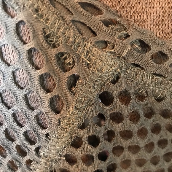 Mesh long sleeved army green cover shirt - Picture 4 of 7